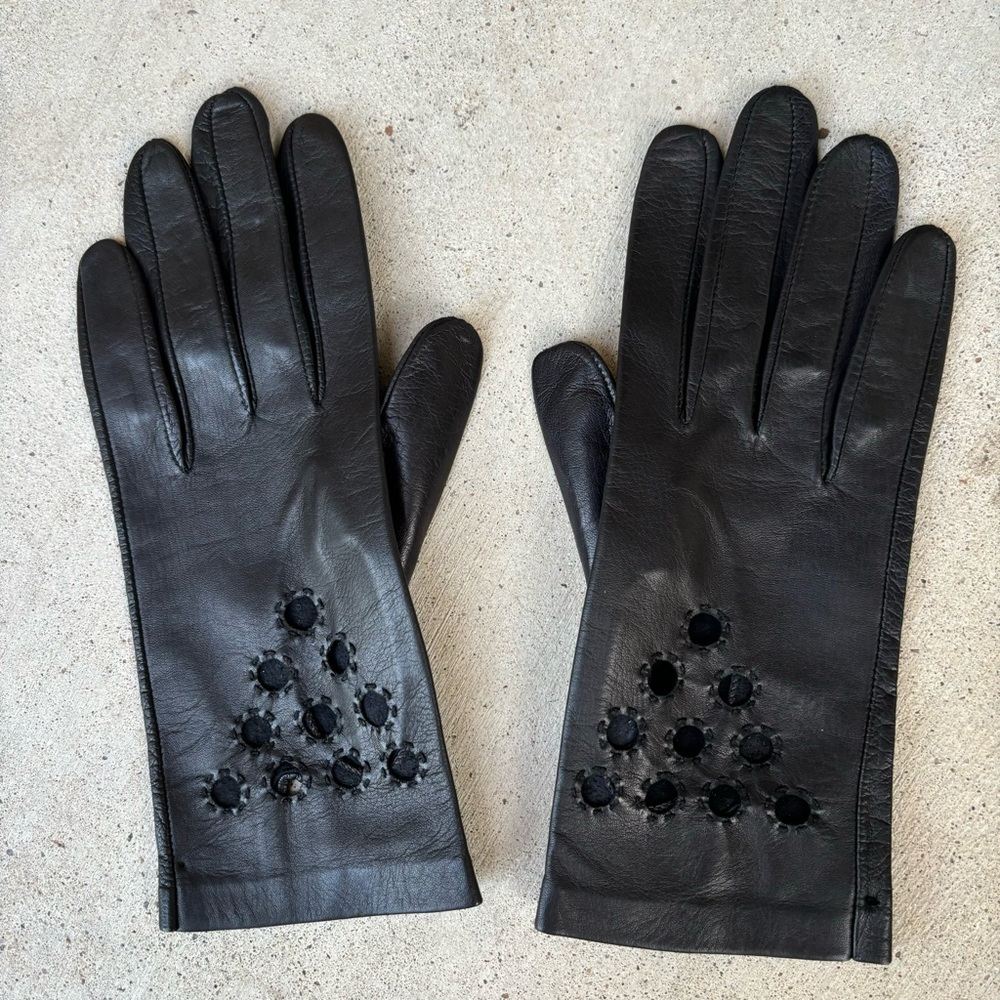 Vintage black gloves